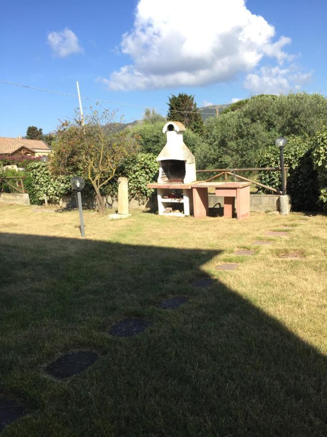 La Casa Sotto La Torre Villa Chia Eksteriør billede